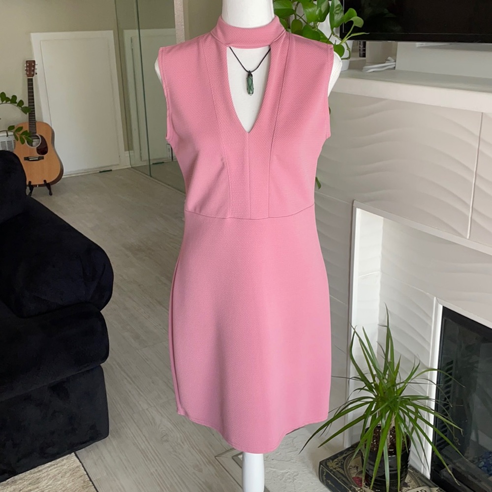 Mauve/pink sleeveless dress